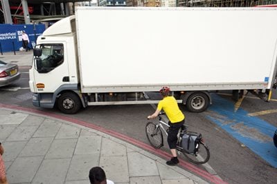 Petition to ban lorries during rush hour gets 13,000 signatures