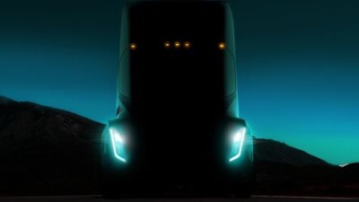 Tesla unveil fully electric HGV