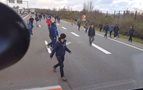 French hauliers block Calais border