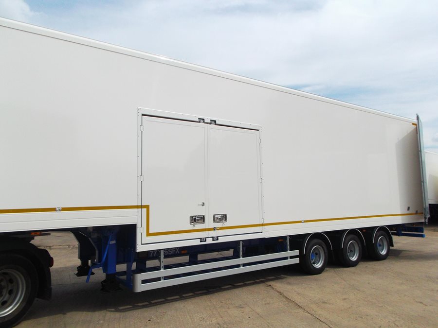 Our new 13.6 metre super cube removal trailer. Full european service provided.